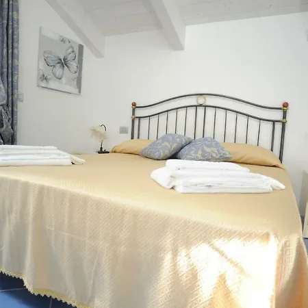 A Due Passi Dalla Costiera *