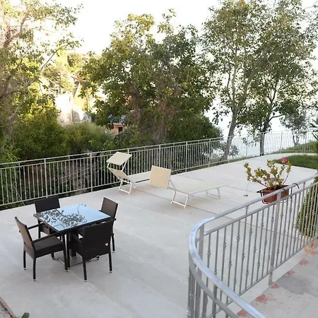 Nyaraló A Due Passi Dalla Costiera