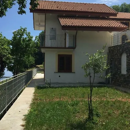 A Due Passi Dalla Costiera Holiday home *