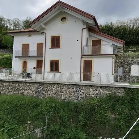 A Due Passi Dalla Costiera *