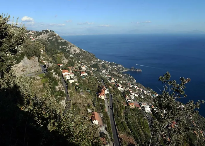 A Due Passi Dalla Costiera Holiday home *